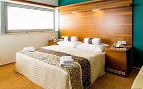 Restaurant & Design Hotel Noem Arch
